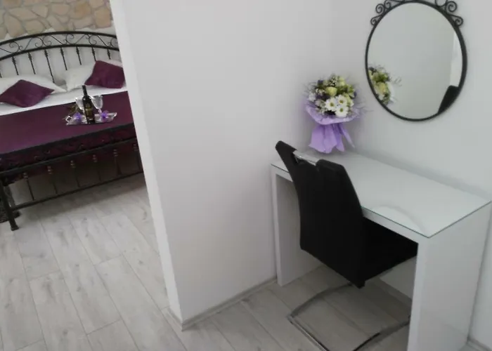 Kuzma And Lägenhet *