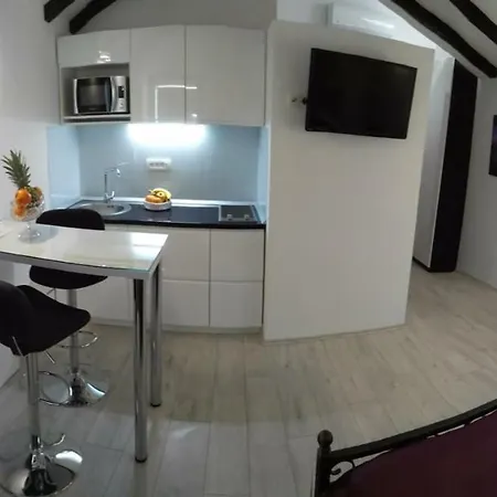 Kuzma And Апартаменты Сплит