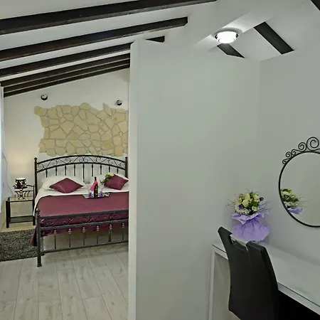 Kuzma Rooms&apartments * Split