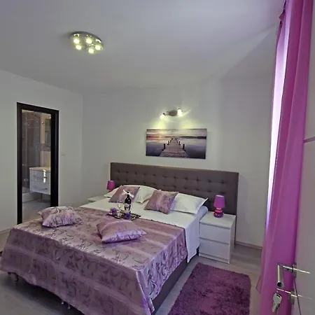 Kuzma And Lejlighed Split